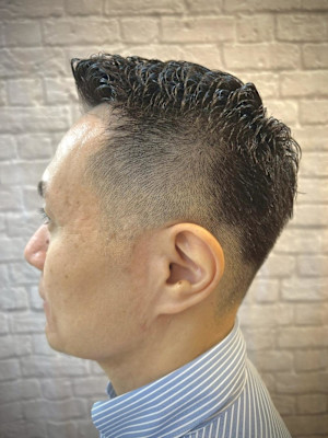 カッコつけても良いじゃない！ナチュラルアイロンパーマ！