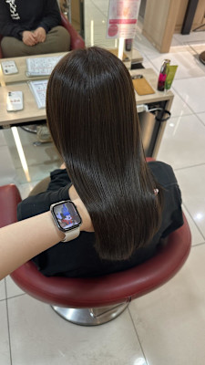 【伊勢原】イルミナカラー+髪質改善で叶える透明感オリーブ