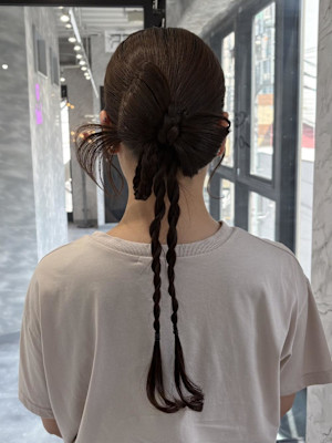 ハッシュカット/顔周りカット/ダークブラウン/シャギーカット