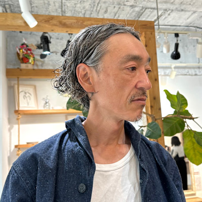 大人のメンズボブ　スパイラルパーマ　耳掛け