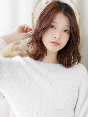 抜け感エアリーパーマブリーチなしレイヤーボブディ　韓国巻き