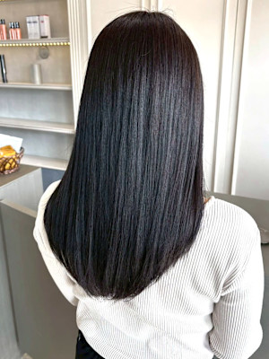 アッシュブラック 髪質改善 セミロング 艶カラー ダメージレ