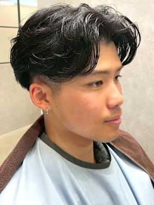 ツーブロック フェザーパーマ センターパート ニュアンスパー