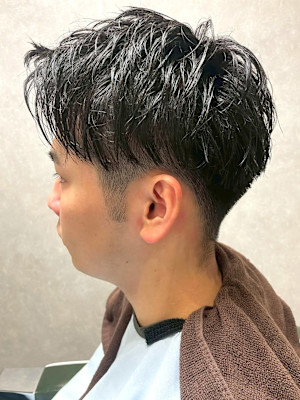 ツーブロック 刈り上げ バーバースタイル アップバング ビジ