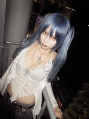 シャギーレイヤー エクステ馴染ませカット夏カラー水色カラー