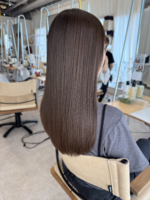 ストレートヘア/グレージュ/髪質改善