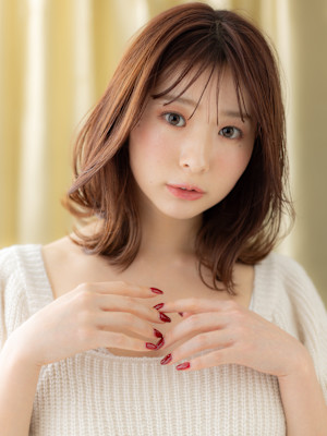 コーラルベージュブリーチなしクラゲウルフカット30代40代