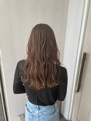 透明感ベージュ×ゆる波ウェーブ