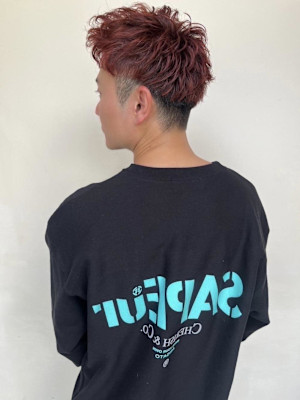 スタイリングが簡単な短髪スタイル