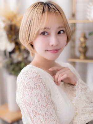 金髪ハイレイヤーウルフ小顔シャギーショート　レイヤーボブb