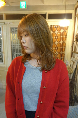 大人可愛いベージュカラー