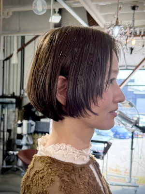 抜け感ある前上がりグラボブ