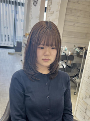 代20代◎ハッシュカットレイヤーミディアム