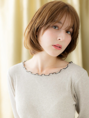 コーラルベージュブリーチなし顔周りレイヤーボブ30代40代