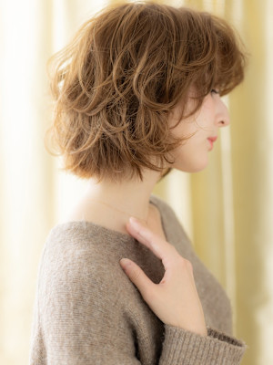 オレンジベージュブリーチなしゆるふわボブパーマ30代40代