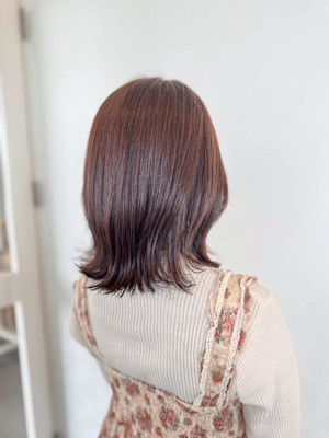 ピンクブラウンカラー×外ハネミディ