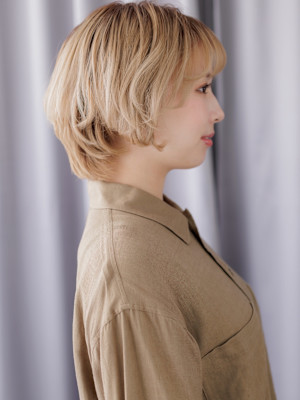 コーラルベージュブロンド金髪レイヤーショートボブ10代20代