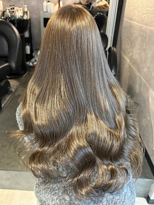 《鈴木茉奈》オリーブベージュ/ダブルカラー/艶髪