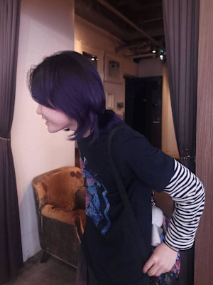 グラデーションのパープルカラーレイヤーウルフ