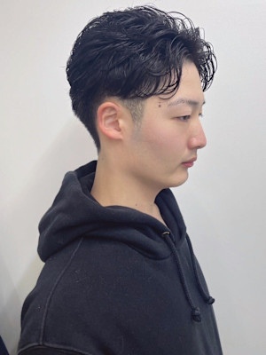 刈り上げショート 毛流れパーマ オールバック 束感