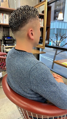 メンズフェード　ブリーチカラー　メッシュ