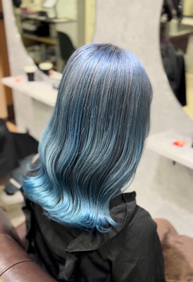 ブリーチ回数要相談水色カラー