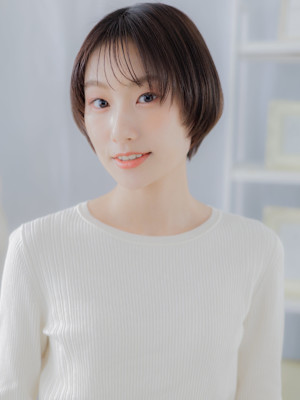 小顔シースルーバングショートカットレイヤー　グレージュb