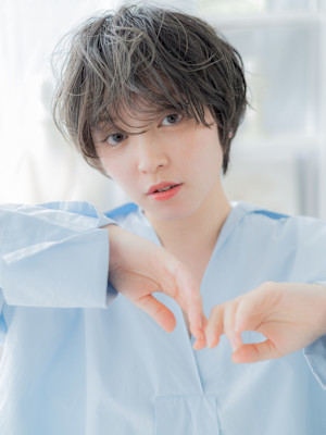 ダークグレージュくせ毛風小顔レイヤーボブパーマ　グレージュb