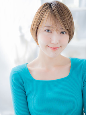襟足すっきり流し前髪小顔シンプルショート　レイヤーボブb