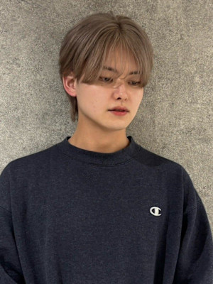 ブリーチ ダブルカラー マッシュヘア アッシュカラー 20代