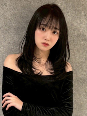レイヤーカット 顔周りカット 黒髪 アッシュカラー 艶髪 