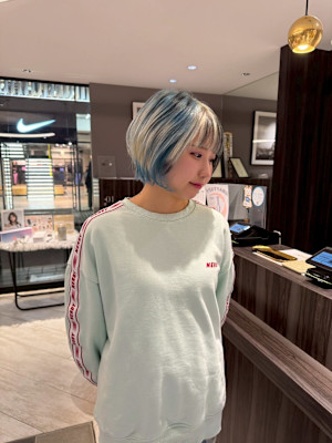 ホワイトブロンド×スカイブルー