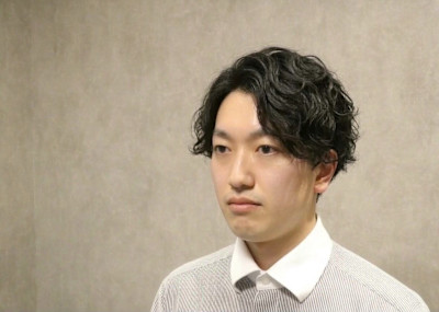 センターパート×スパイラルパーマ