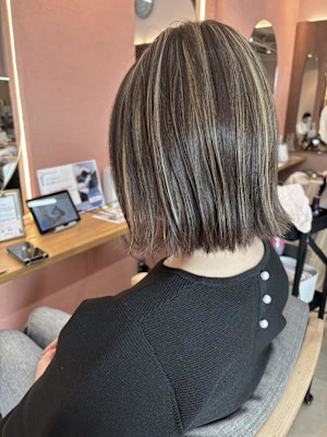 白髪ぼかしハイライト ボブ