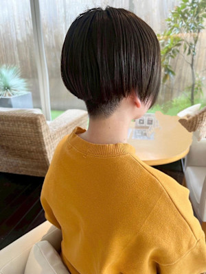 コンパクトなマッシュショート