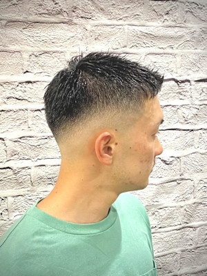 ひと味違う！ベーシックソフモヒスキンフェード！