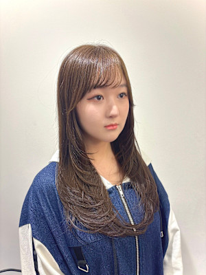 オリーブベージュ　オリーブブラウン　レイヤーカット　レイヤー