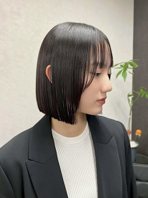 切りっぱなしボブ×ナチュラルブラウン