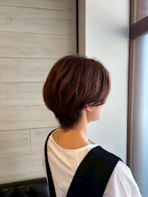 大人美シルエット×丸みショートボブ
