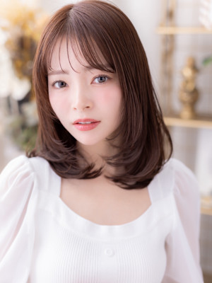 ツヤ感ダークアッシュバタフライレイヤーカットレイヤーカットb