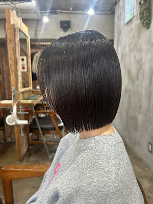 スッキリぱっつんボブ