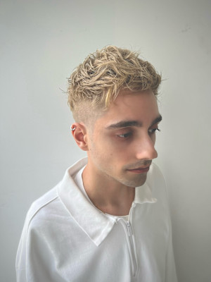 リバースセンターパート刈り上げセンターパートサーフカール