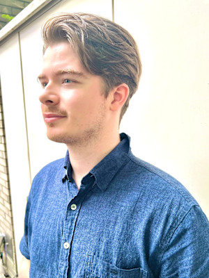 リバースセンターパート刈り上げセンターパートサーフカール