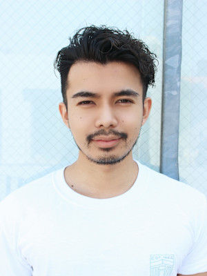 リバースセンターパート刈り上げセンターパートサーフカール