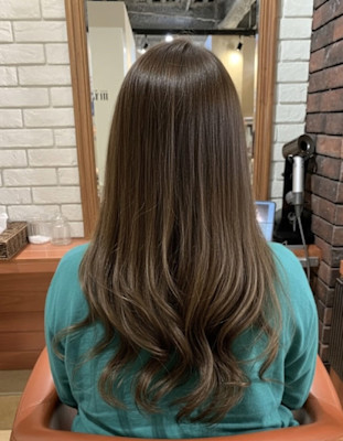 透明感ベージュ×艶ロング【002スタイル】