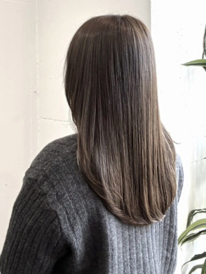 オリーブアッシュ 透明感カラー 髪質改善 艶髪 顔周りカット