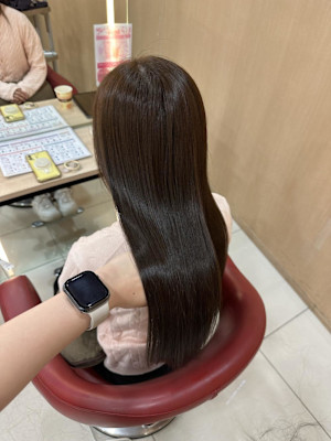 【伊勢原】イルミナカラー+髪質改善で叶える透明感オリーブ