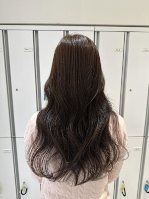 【伊勢原】イルミナカラー+髪質改善で叶える透明感オリーブ