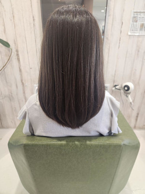 オリーブベージュ