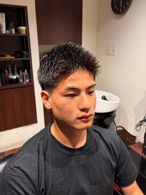 清潔感×男らしさ。大人の極上ローフェードカット